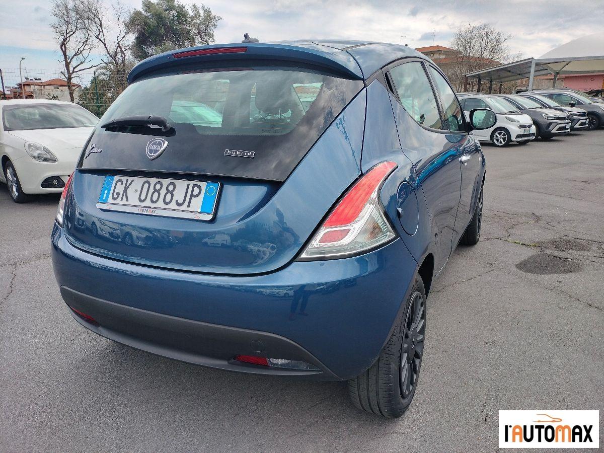 LANCIA - Ypsilon 1.0 firefly hybrid Silver s&s 70cv