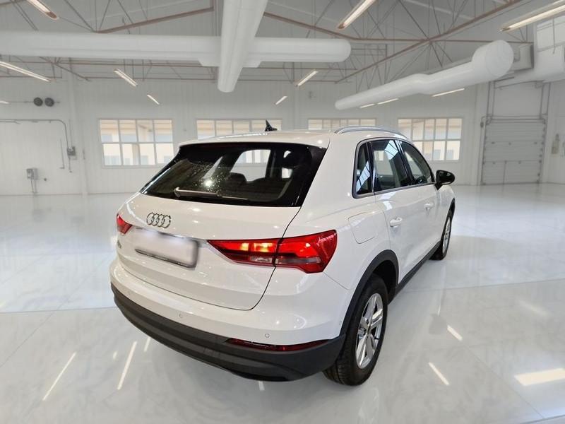 AUDI Q3 45 TFSI e S tronic Business