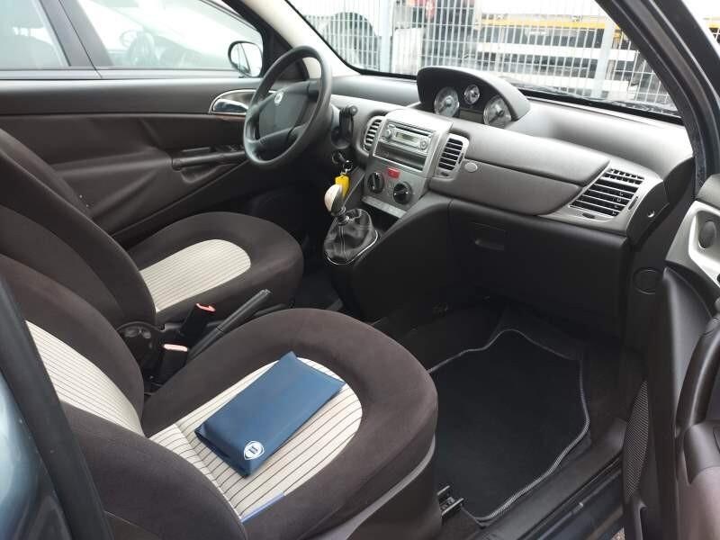 Lancia Ypsilon 1.4 Oro Giallo