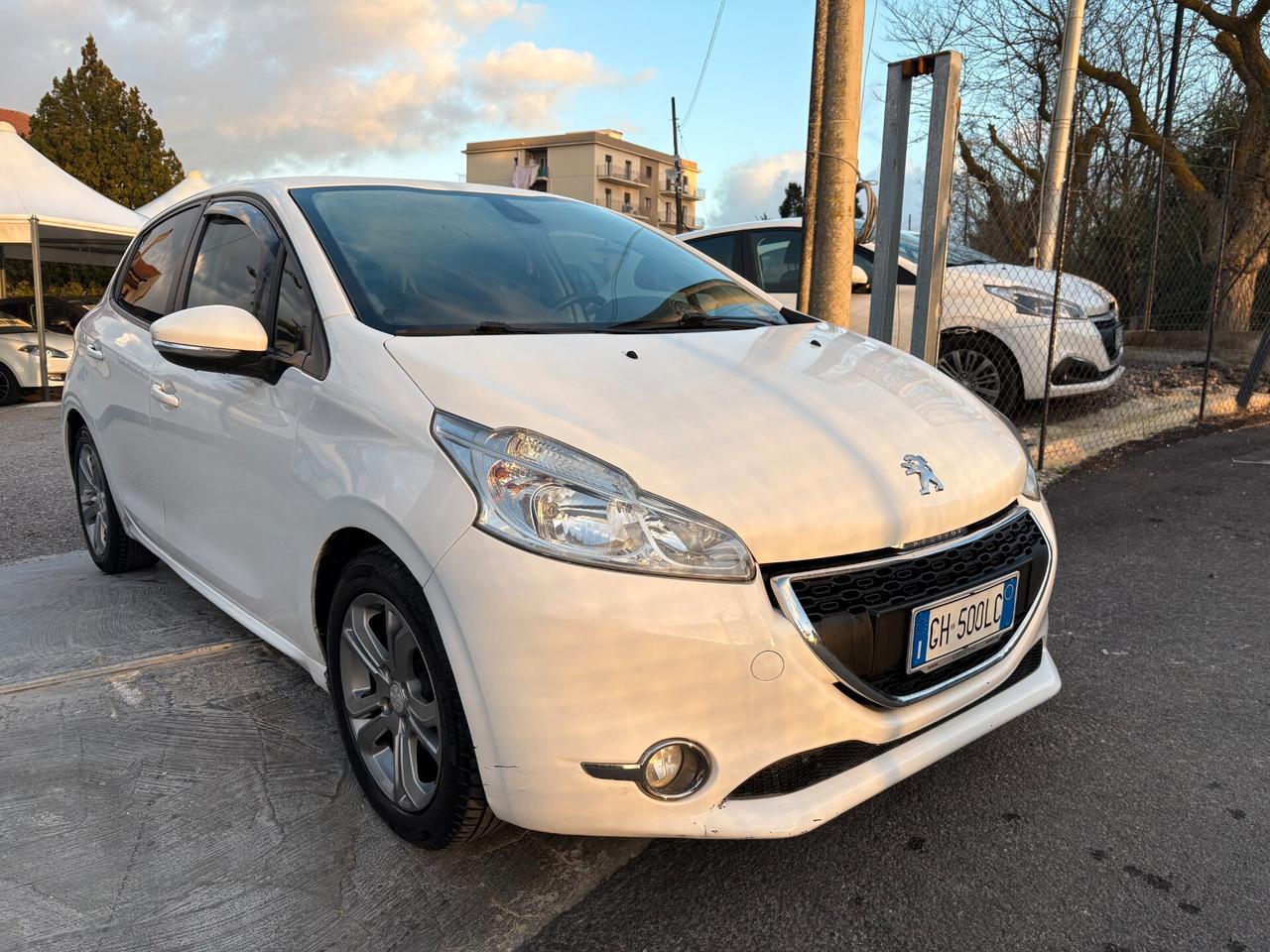 Peugeot 208 1.4 HDi 68 CV 5 porte Allure