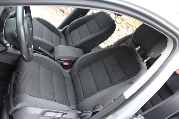 Volkswagen Touran Business 1.6 TDI Comfortline 7 POSTI 8 PNEUMATICI SU CERCHIO IN LEGA ORIGINALE