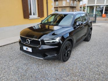 Volvo XC40 T2 Momentum Core