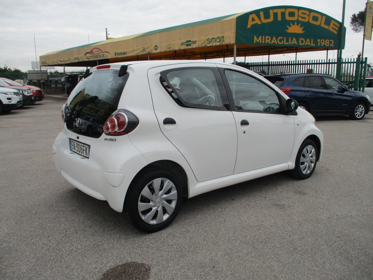 Toyota Aygo 1.0 CONNECT 5 PORTE 88000 KM NAVIGATORE