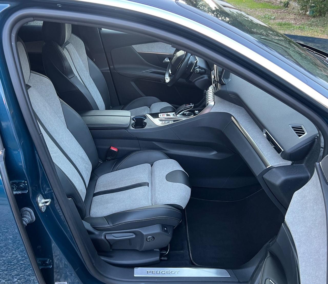 Peugeot 3008 GT 1.6 Hybrid Benzina 181 cv