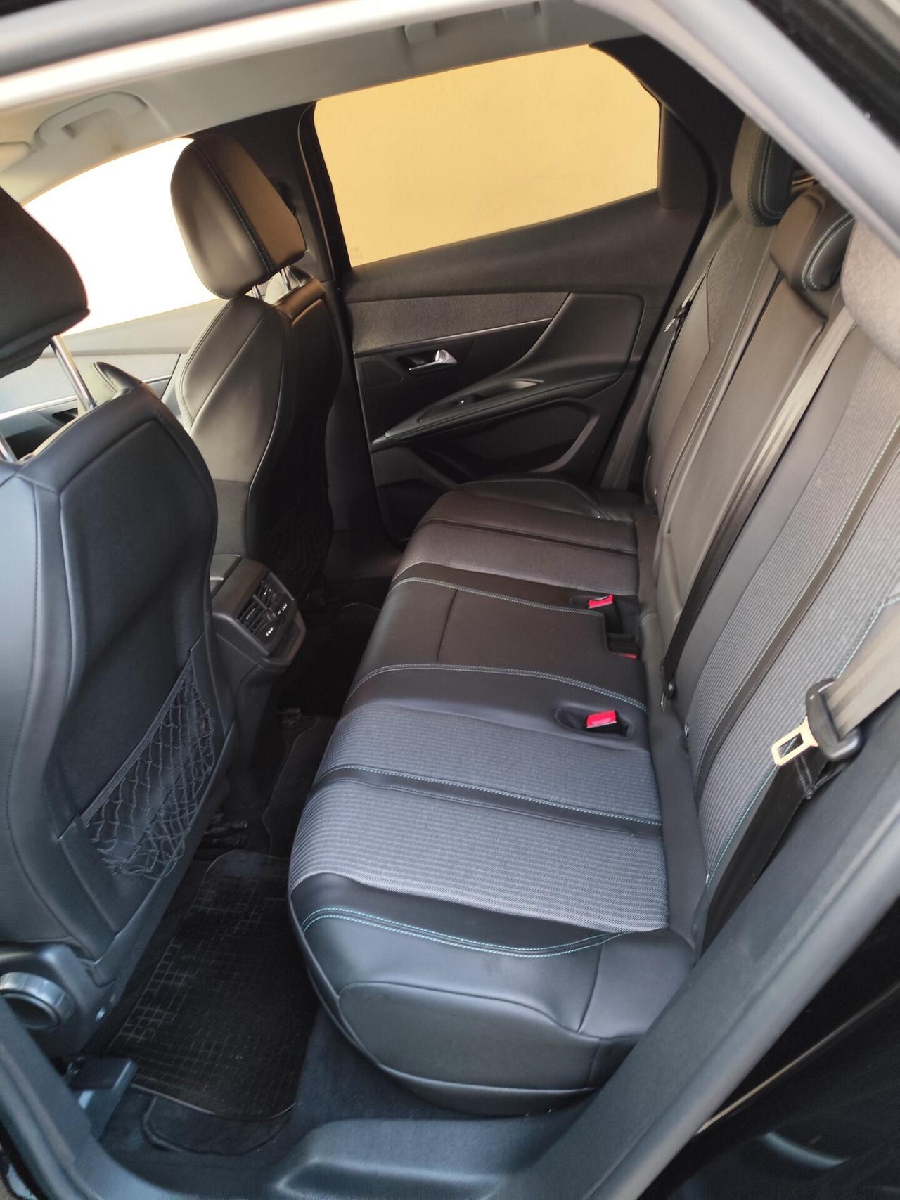 Peugeot 3008 Hybrid 225 e-EAT8 Allure Pack