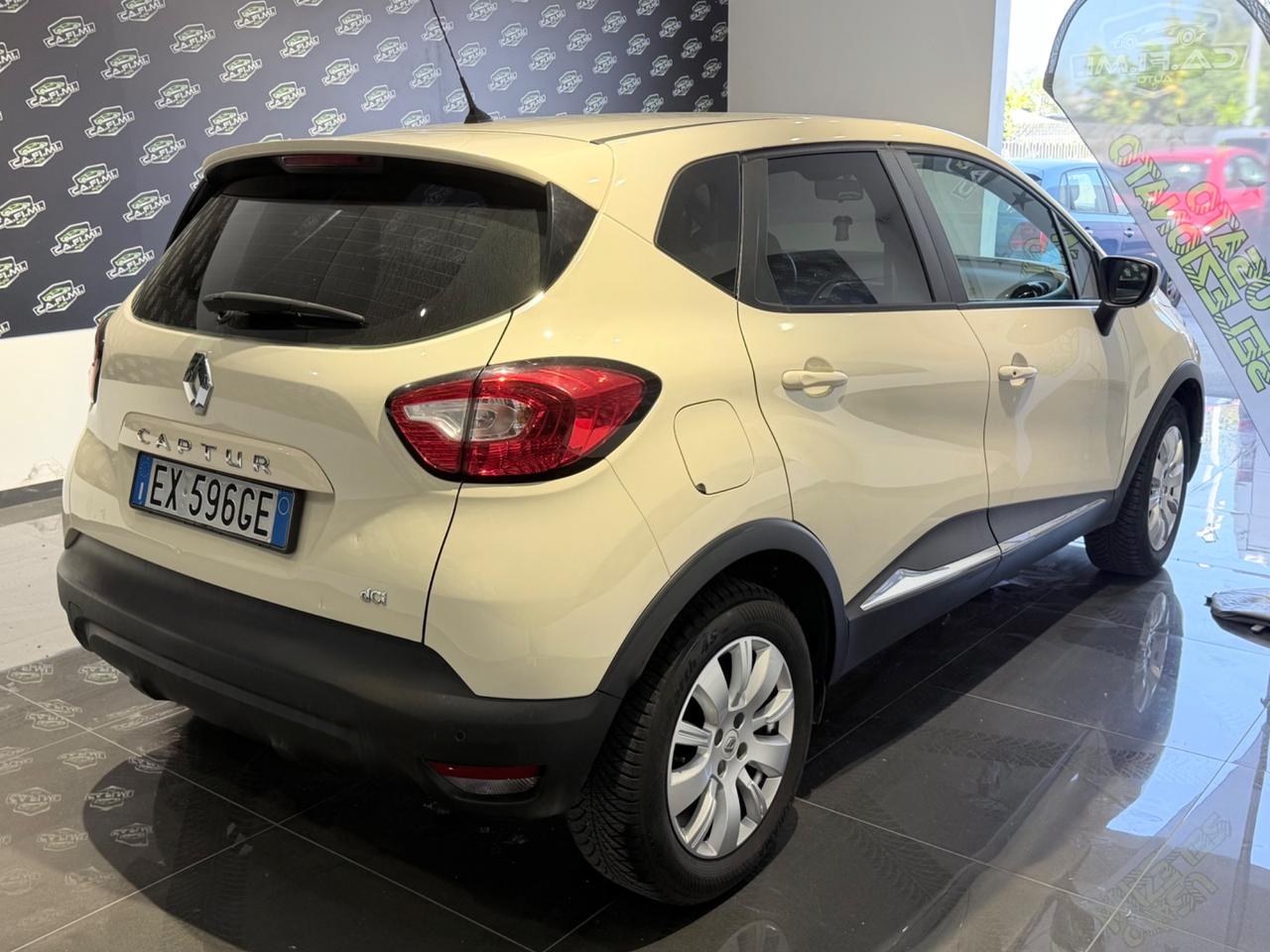 Renault Captur - 2014 1.5 dCi 8V 90 CV Start&Stop Wave