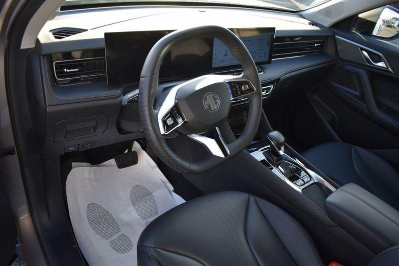 MG HS 1.5 T Luxury AT