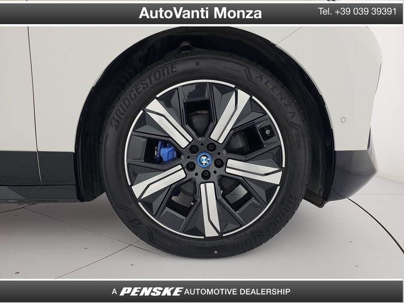 BMW iX xDrive40 Pacchetto Sportivo