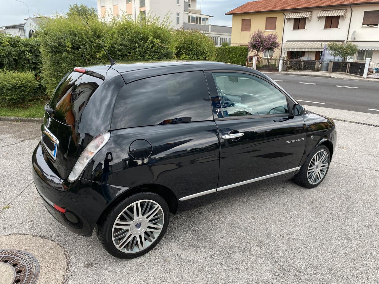 Lancia Ypsilon 1.2 Platino modamilano