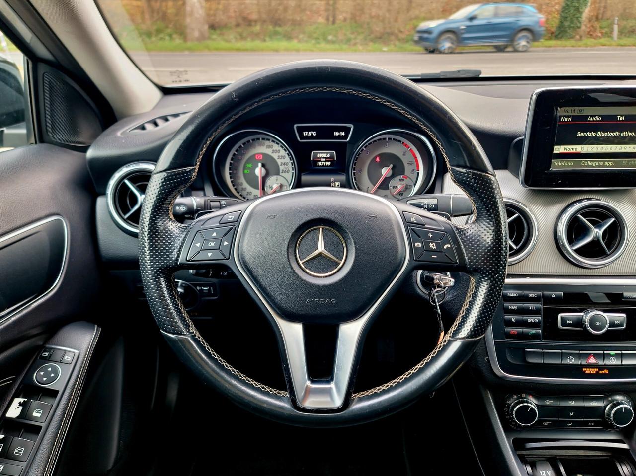 Mercedes-benz GLA 200 GLA 200 CDI Automatic Premium 2015-E6