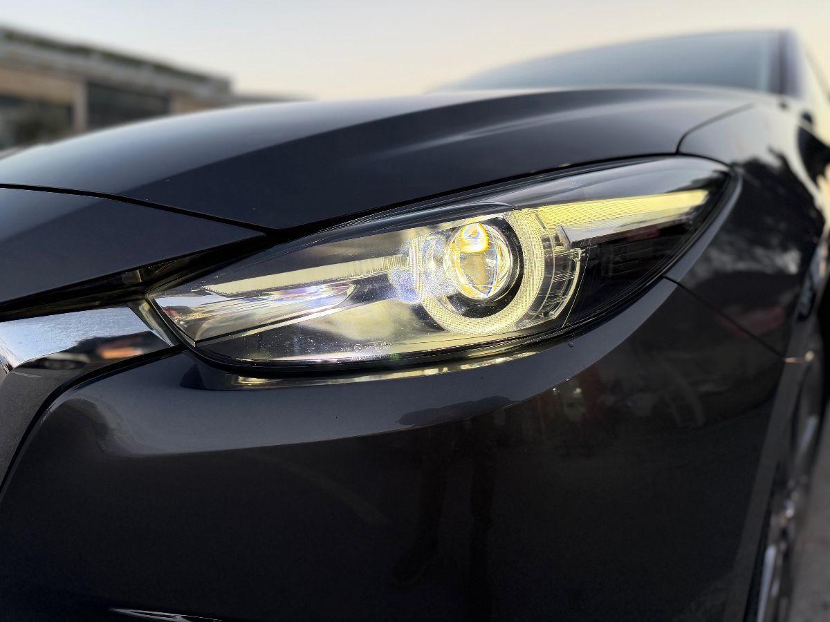 MAZDA - Mazda3 - 1.5 Skyactiv-D Exceed