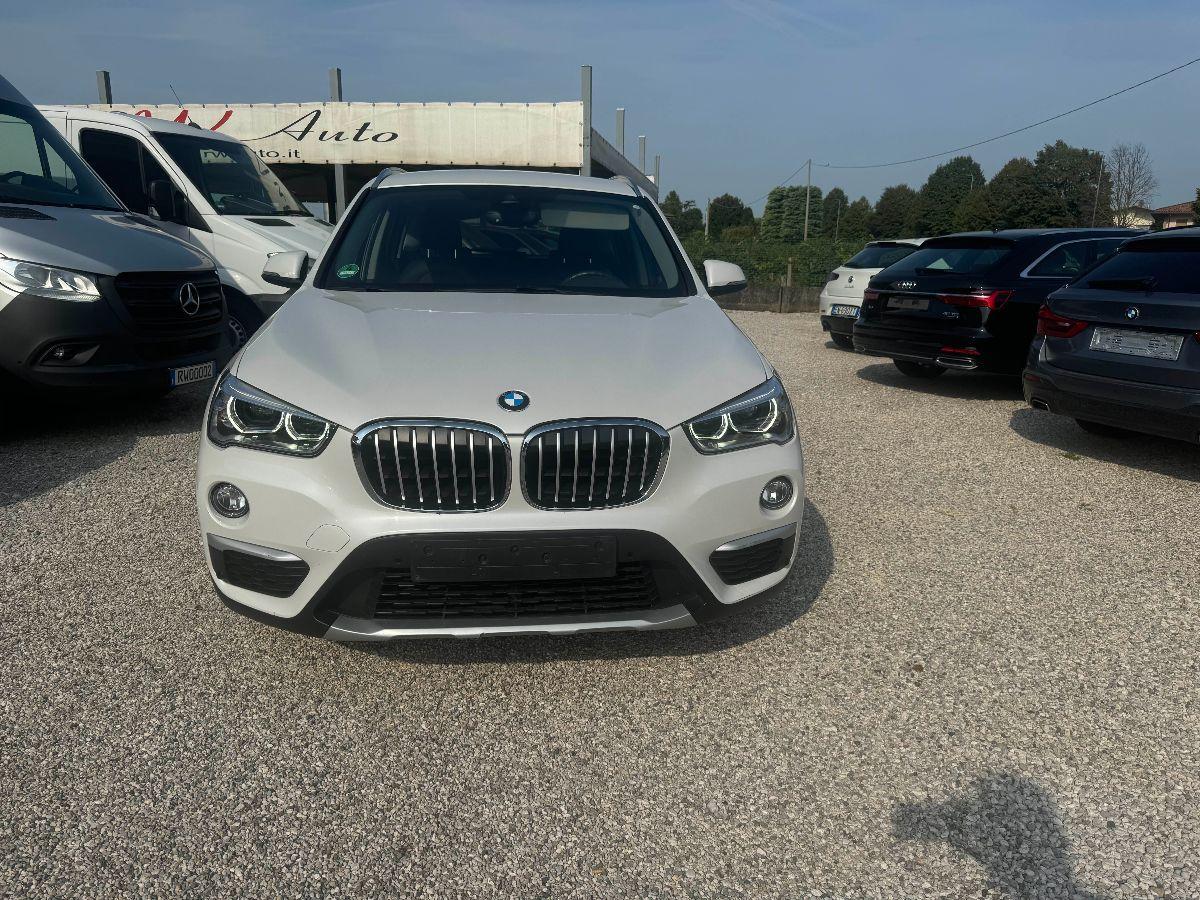 BMW - X1 - xDrive18d xLine