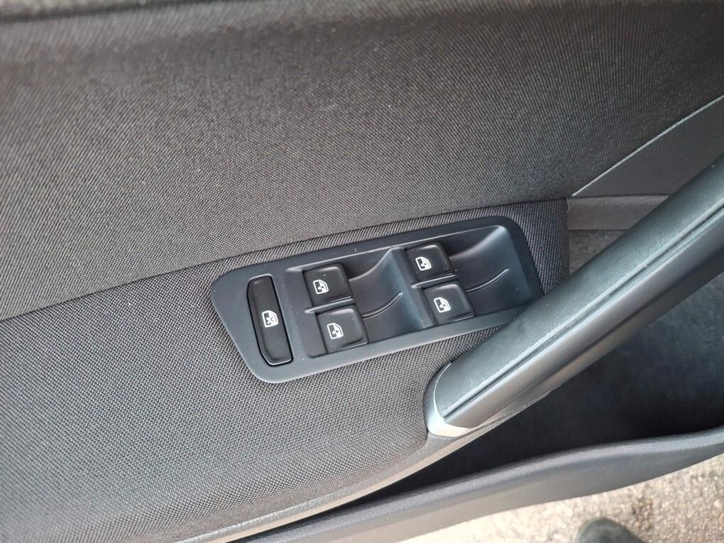 Volkswagen Golf 7.5 1.6 TDI 115cv DSG - 2018