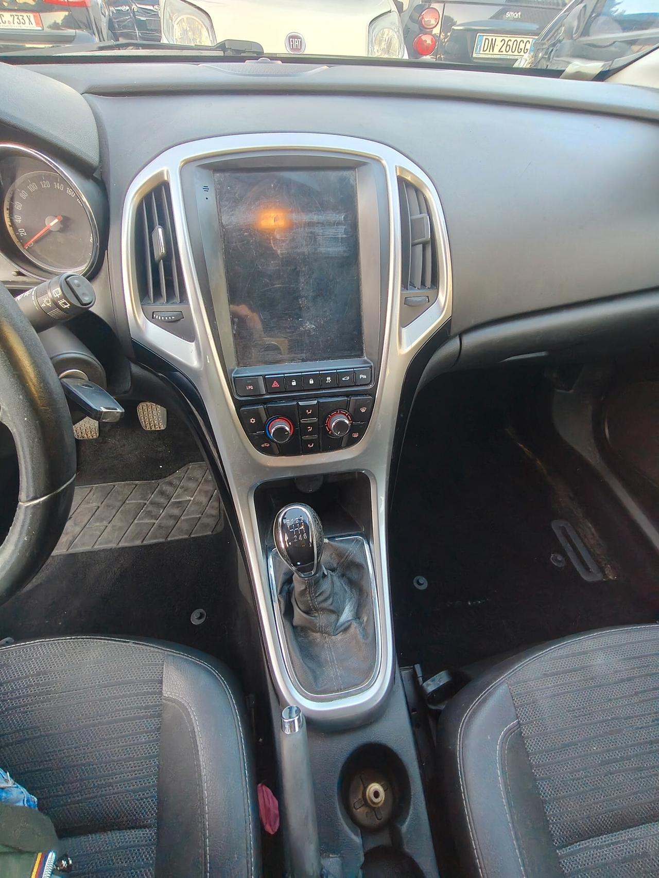 Opel Astra 1.4 Turbo 140CV 4 porte GPL Tech Cosmo