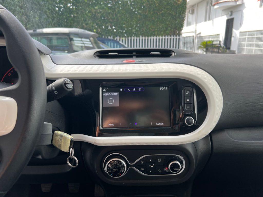 Renault Twingo SCe 65 CV Urban Night tua da €149,00 mensili