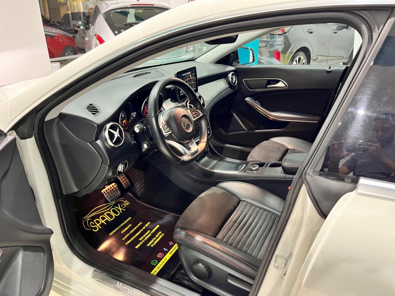 MERCEDES CLA SHOOTING BRAKE 200D *TETTO * PREMIUM *UNICOPROPRIETARIO