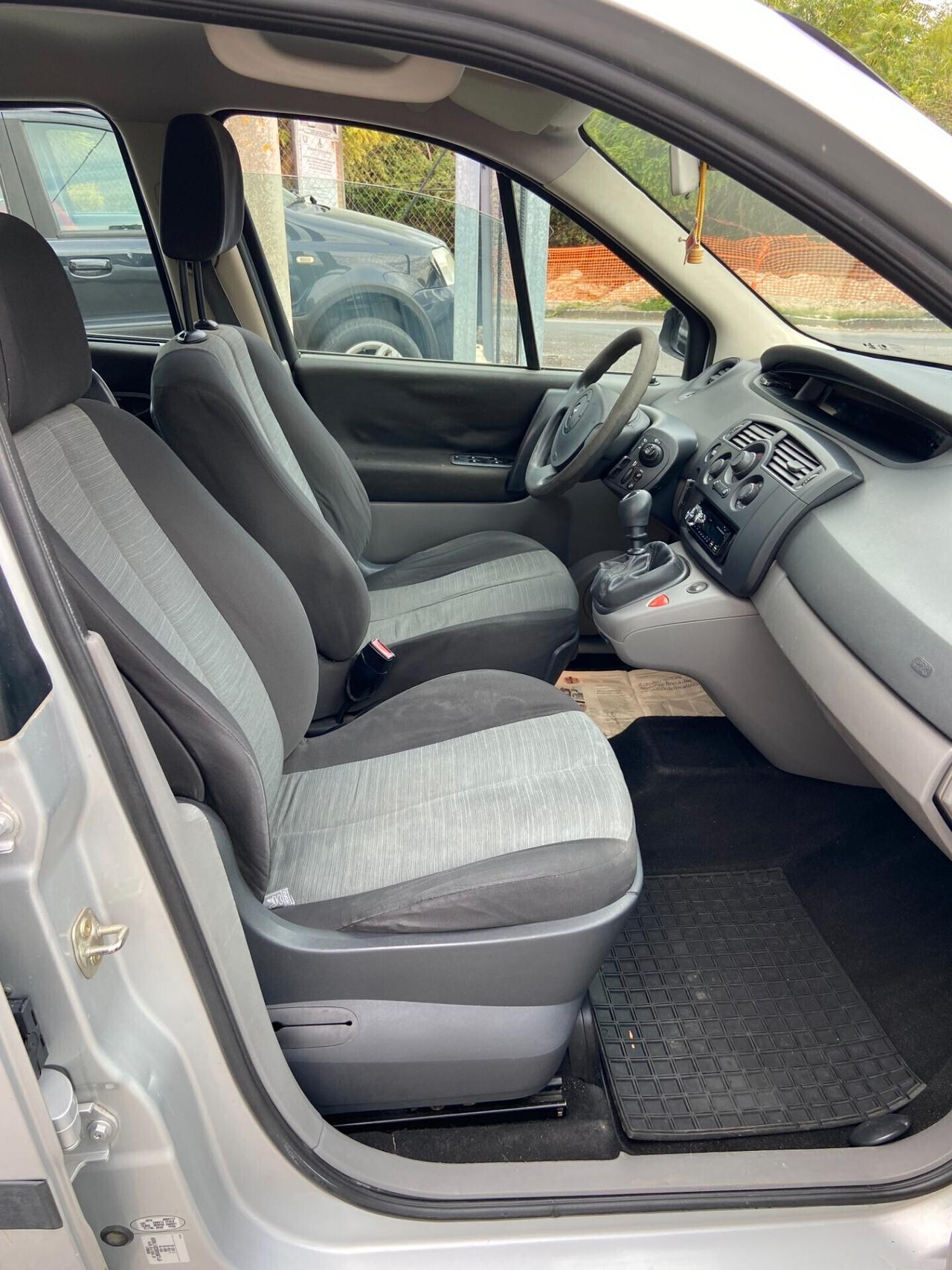 Renault Scenic 1.9 dCi 130CV Dynamique