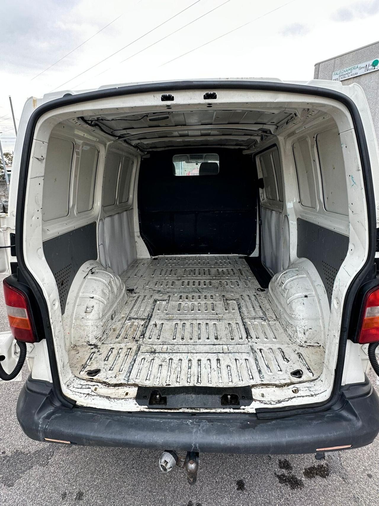 VW TRANSPORTER CON GANCIO TRAINO SUPER PREZZO!