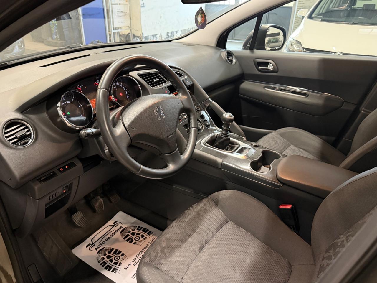 Peugeot 3008 1.6 HDi 115CV Allure