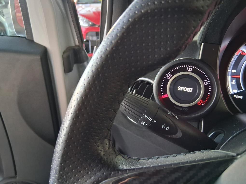 ABARTH 695 1.4 TURBO T-JET ESSEESSE 180 CV