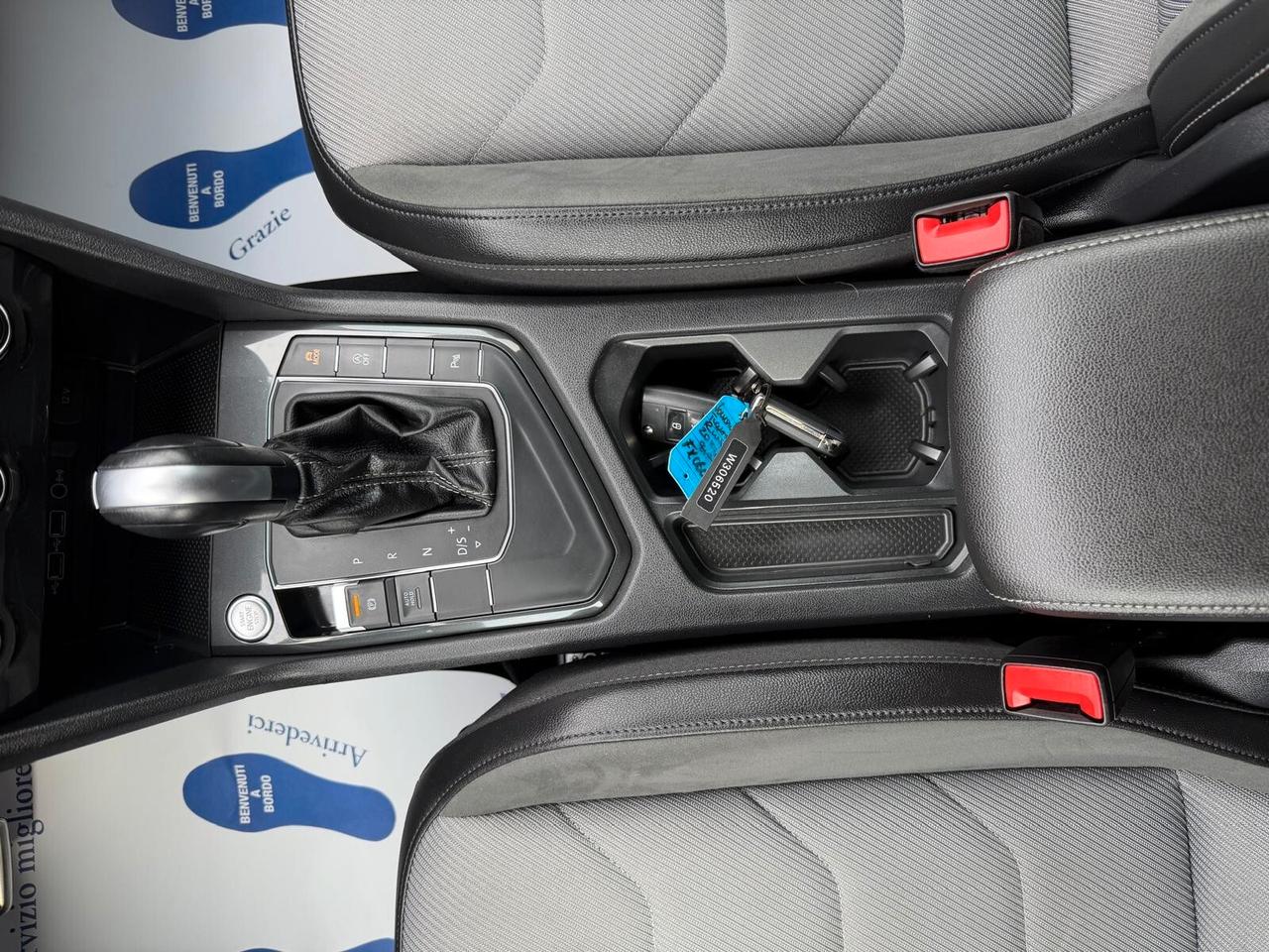 Volkswagen Tiguan 2.0 TDI SCR DSG R-LINE Pack interno ed esterno