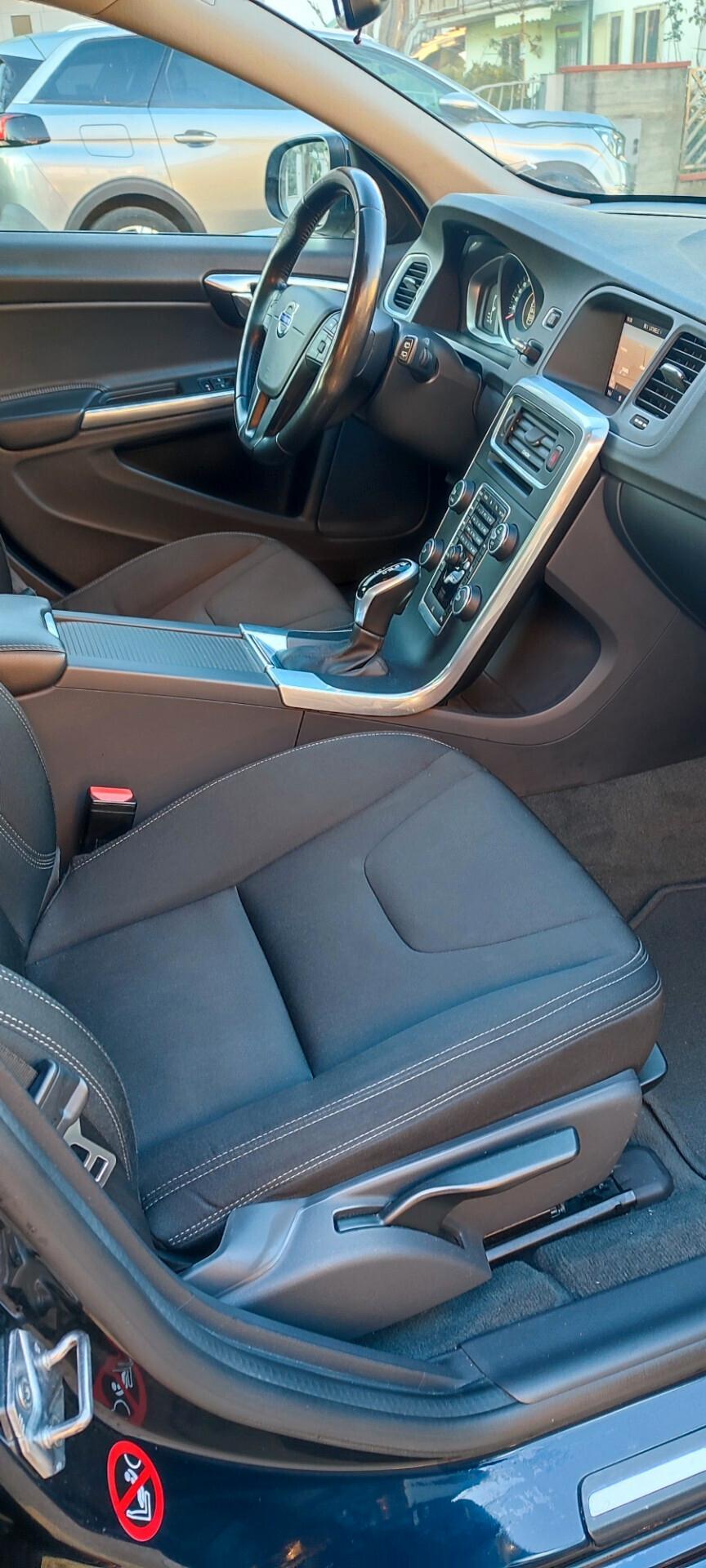 Volvo V60 D3 Geartronic Momentum