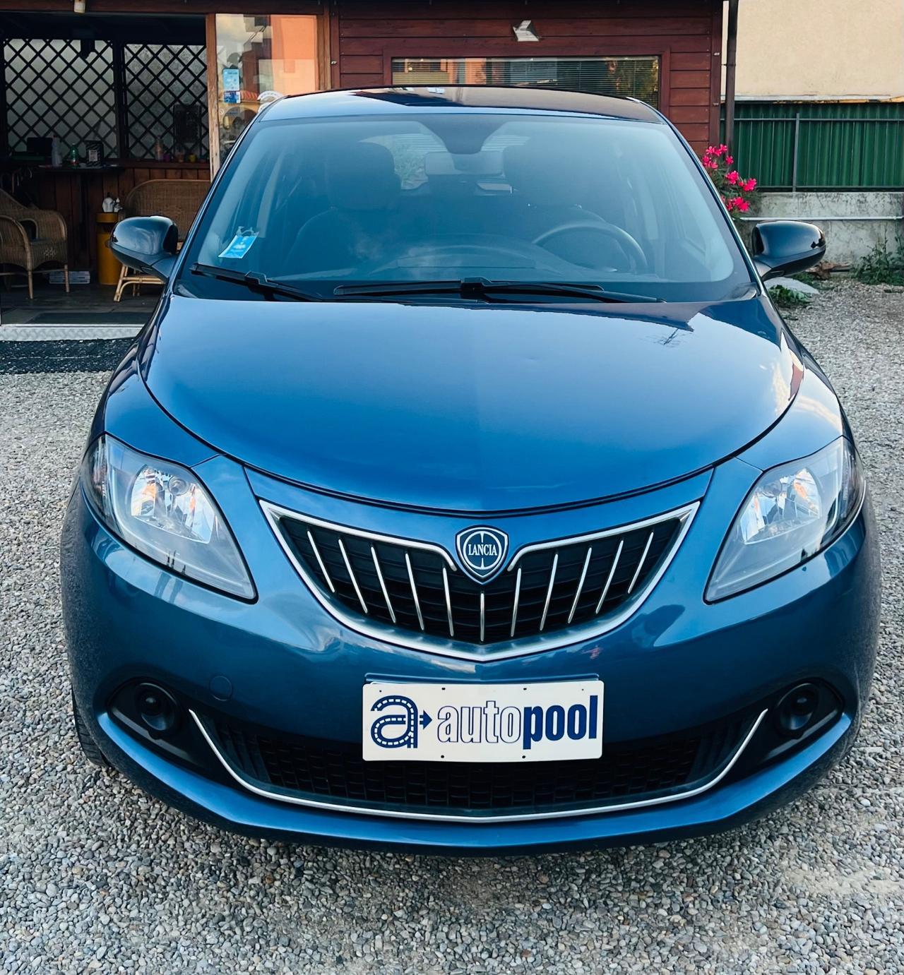 Lancia Ypsilon 1.0 FireFly 5 porte S&S Hybrid Silver
