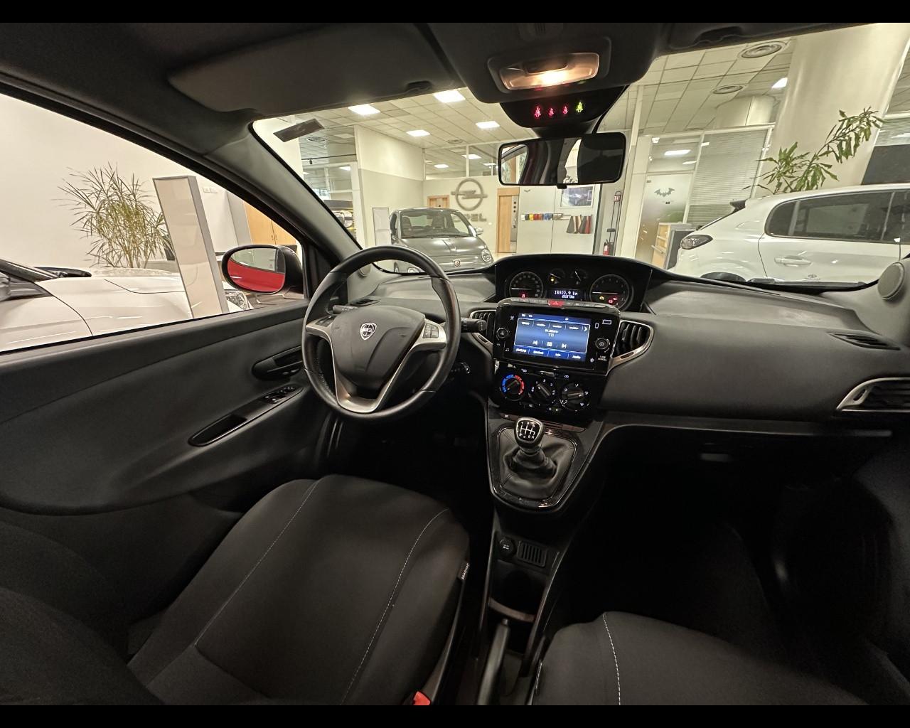 LANCIA Ypsilon 3ª serie - Ypsilon 1.0 FireFly 5 porte S&S Hybrid Ec