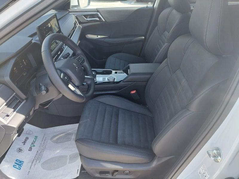 Mitsubishi Outlander PHEV 2.4L PHEV INTENSE