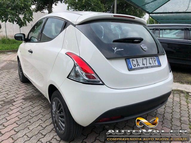 LANCIA Ypsilon 1.2 69 CV 5 porte GPL Ecochic Black and Noir