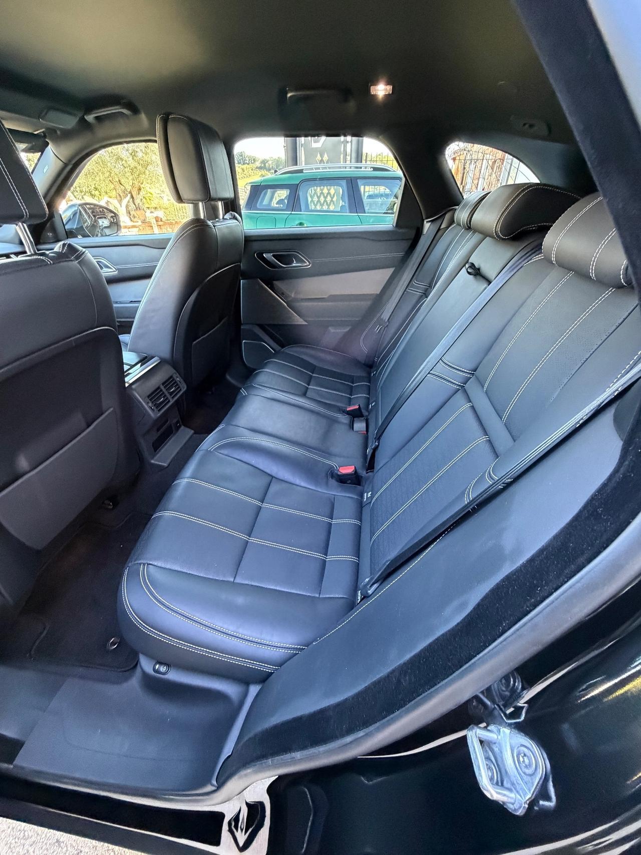 Land Rover Range Velar Total black