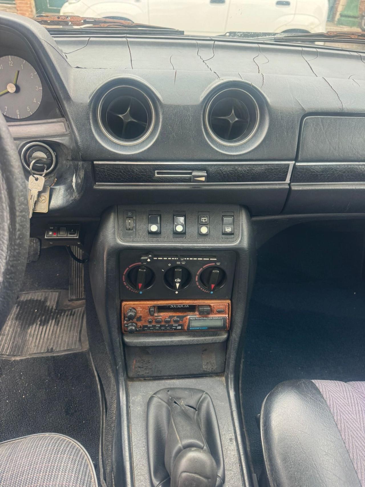 Mercedes-benz 200 berlina