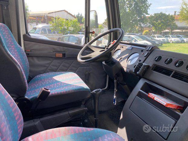 Mercedes carro attrezzi scarrabile con gru