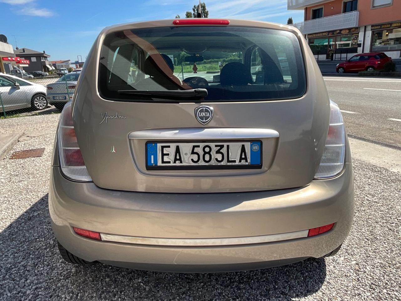 Lancia Ypsilon 1.2 Versus