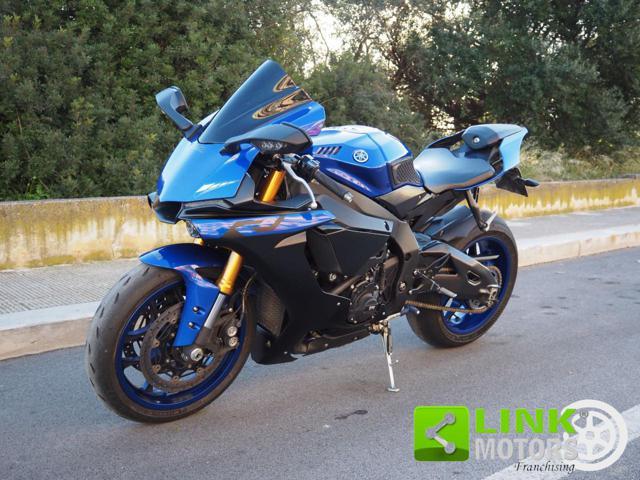 YAMAHA YZF R1 ++? 193,00 al mese++