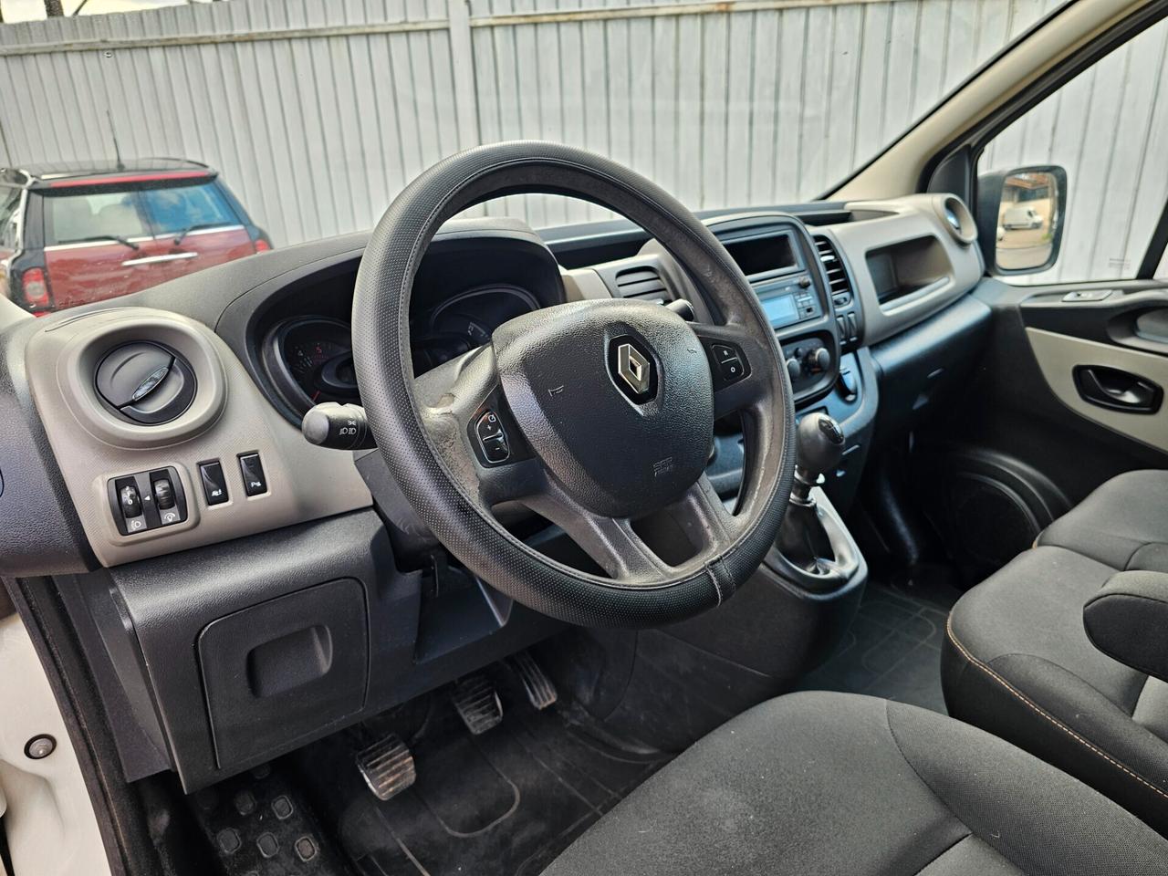 Renault Trafic 1.6 dCi 120cv 6 POSTI + FURGONE