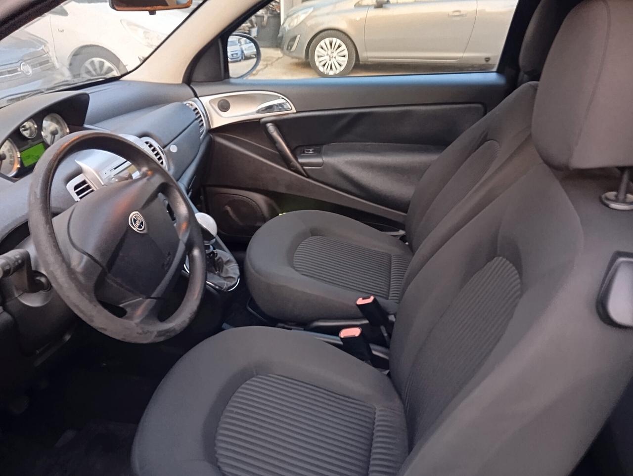 Lancia Ypsilon 1.2 Argento valuto permute