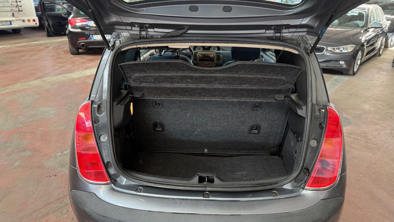 Lancia Ypsilon 1.2 16V Platino