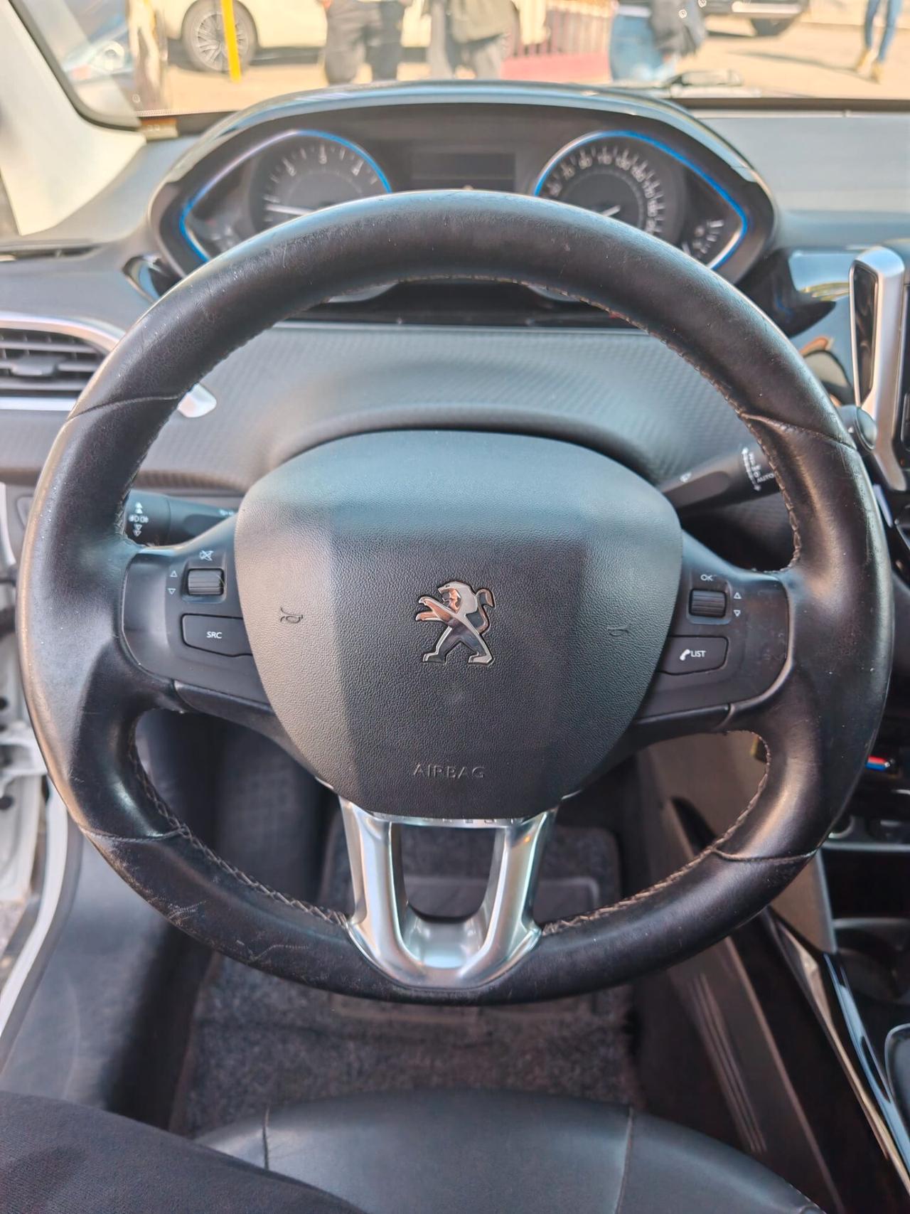 Peugeot 2008 BlueHDi 100 Allure