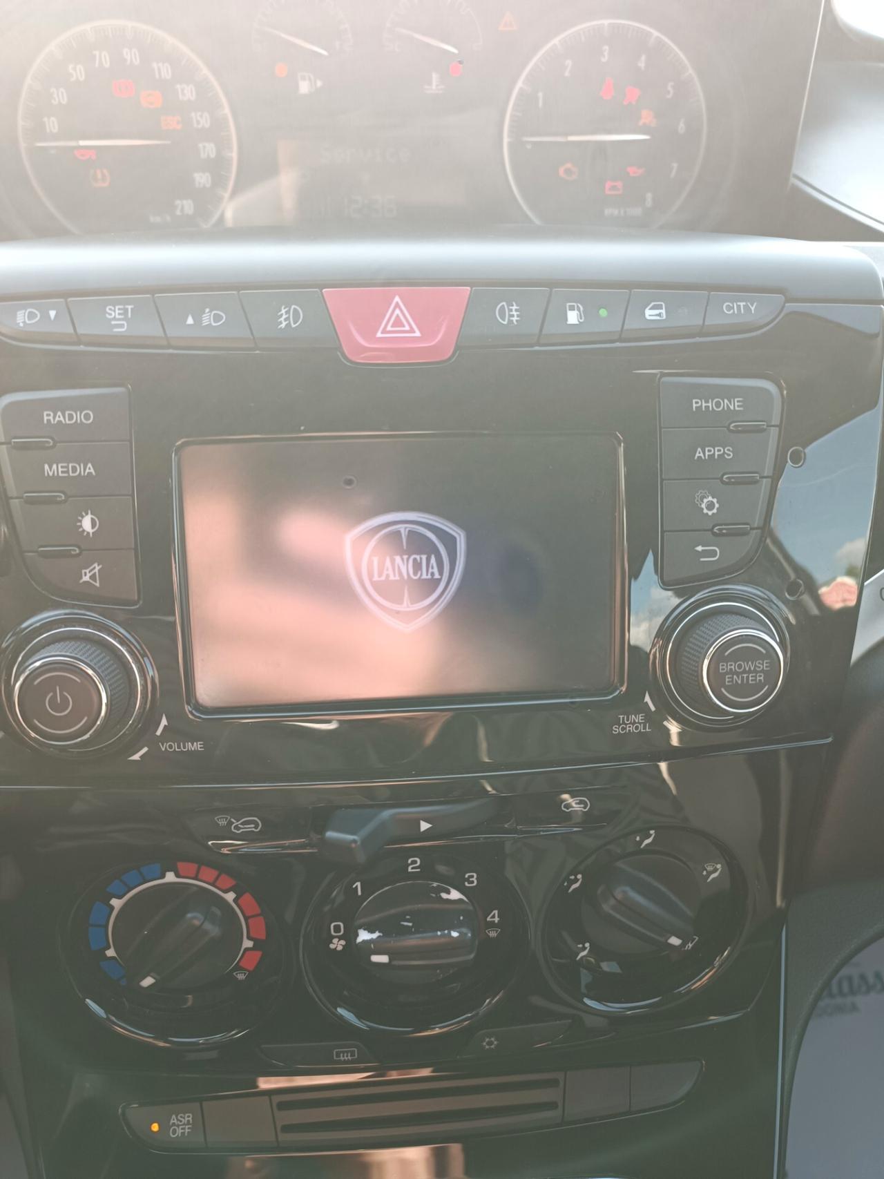 Lancia Ypsilon 1.2 69 CV 5 porte GPL Ecochic Platinum