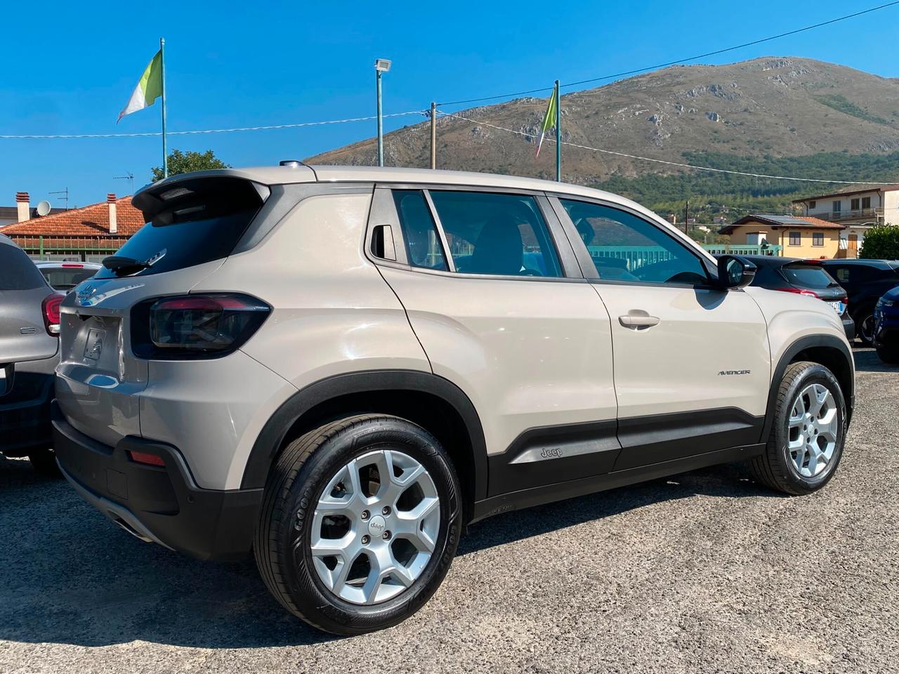 Jeep Avenger 1.2 Turbo 100 CV Altitude ''AZIENDALE''