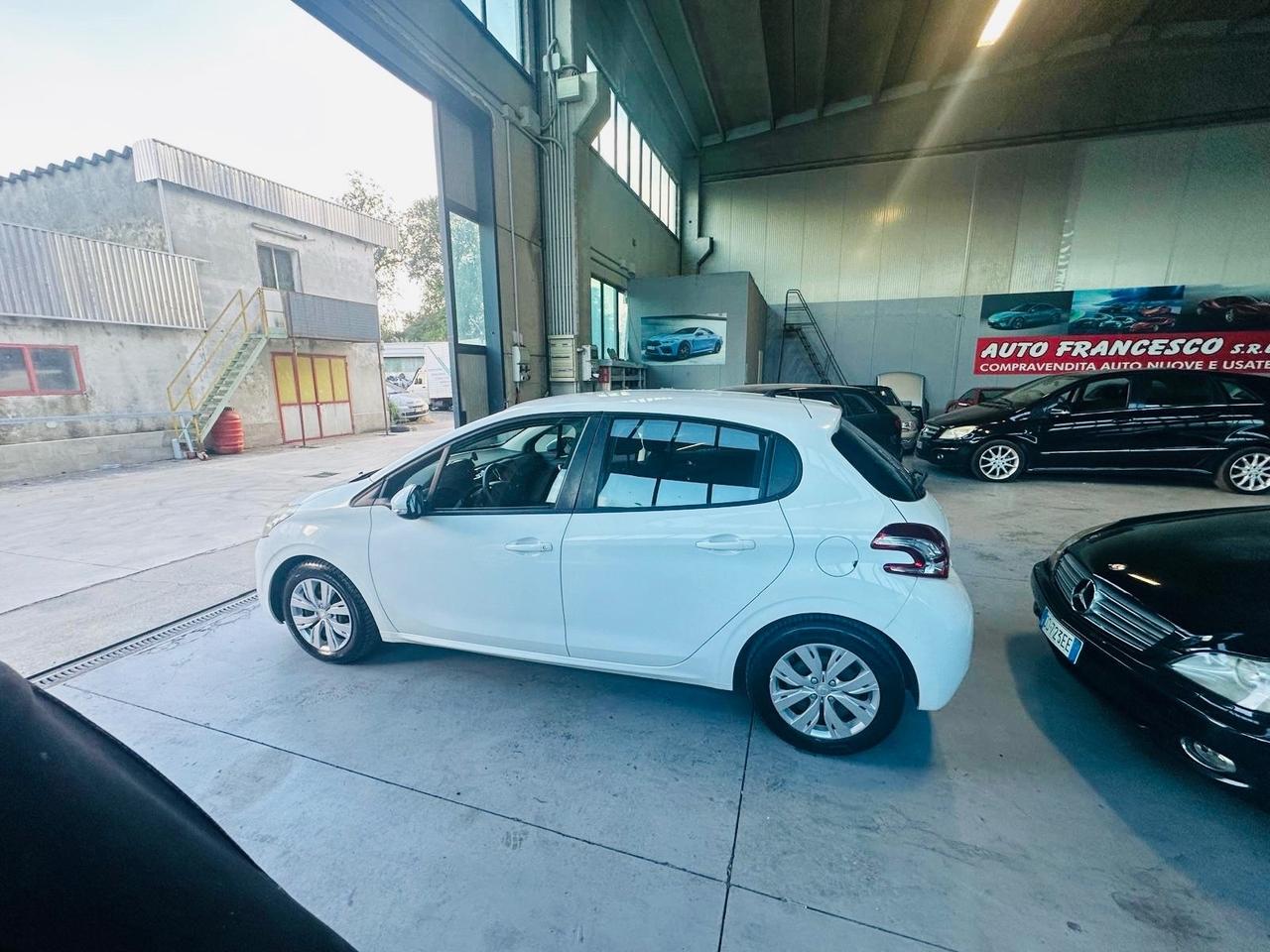 Peugeot 208 1.2 VTi 82 CV 5 porte Active benzina e gpl