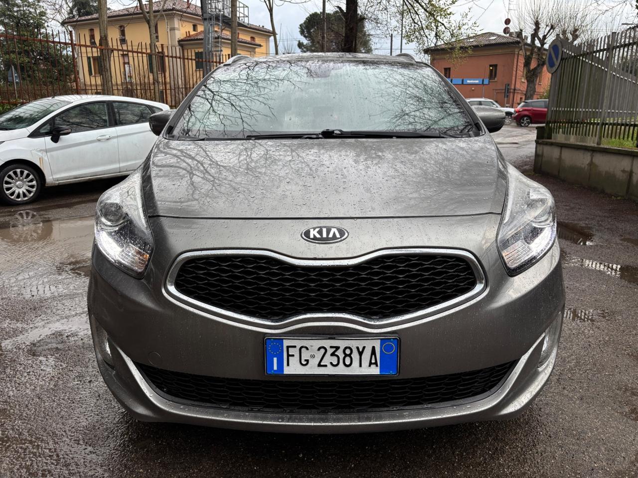 Kia Carens 1.7 CRDi 141 CV Platinum