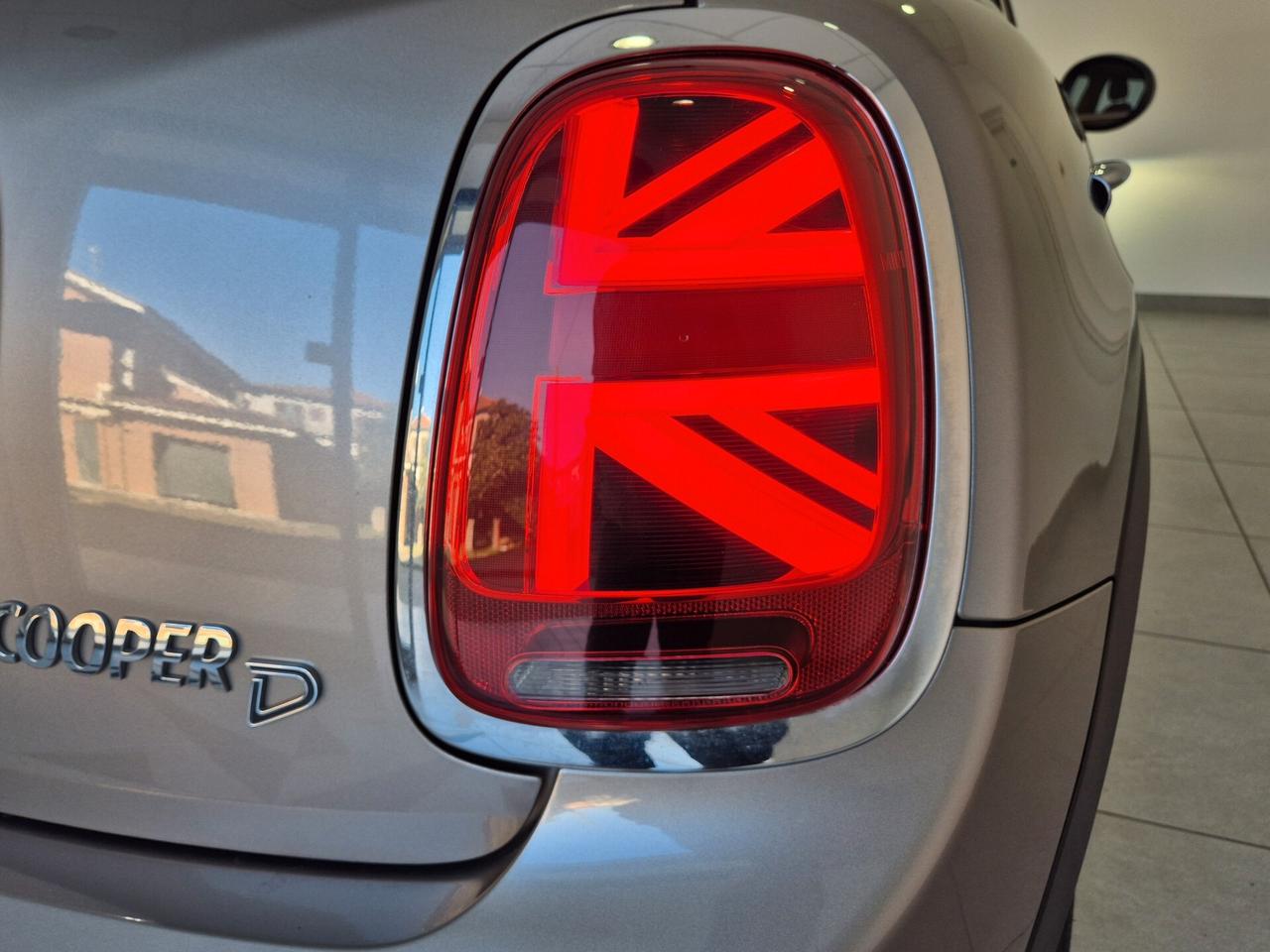 Mini Cooper D 1.5 Business 5 porte