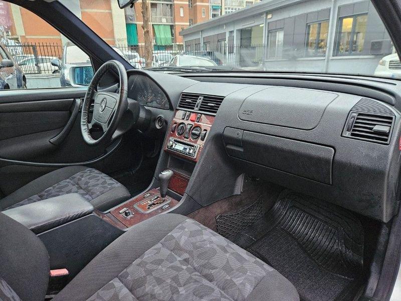 Mercedes-Benz Classe C C 180 cat Classic