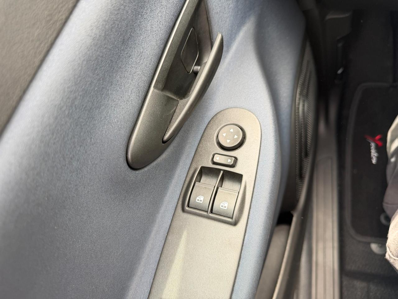 LANCIA YPSILON ANNO 2024 1.0 HYBRID 70 CV * KM 0