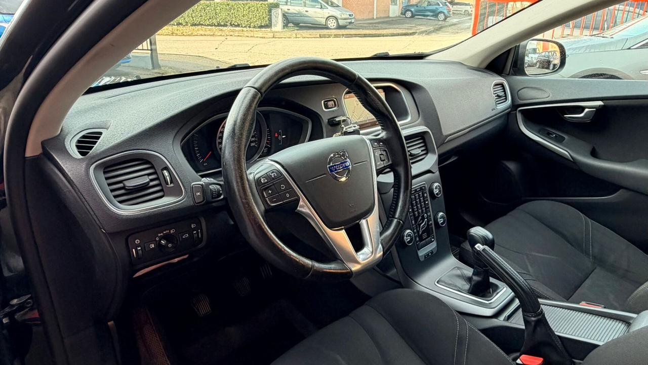 Volvo V40 D2 Momentum Neopatentati