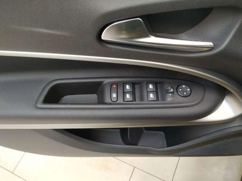 Jeep Avenger 1.2 turbo e-hybrid mhev Upland 4xe 145cv edct6