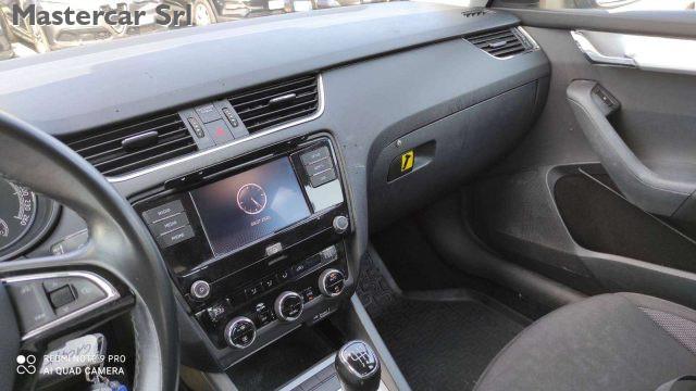 SKODA Octavia Wagon 2.0 tdi Executive 150cv - GA041KJ