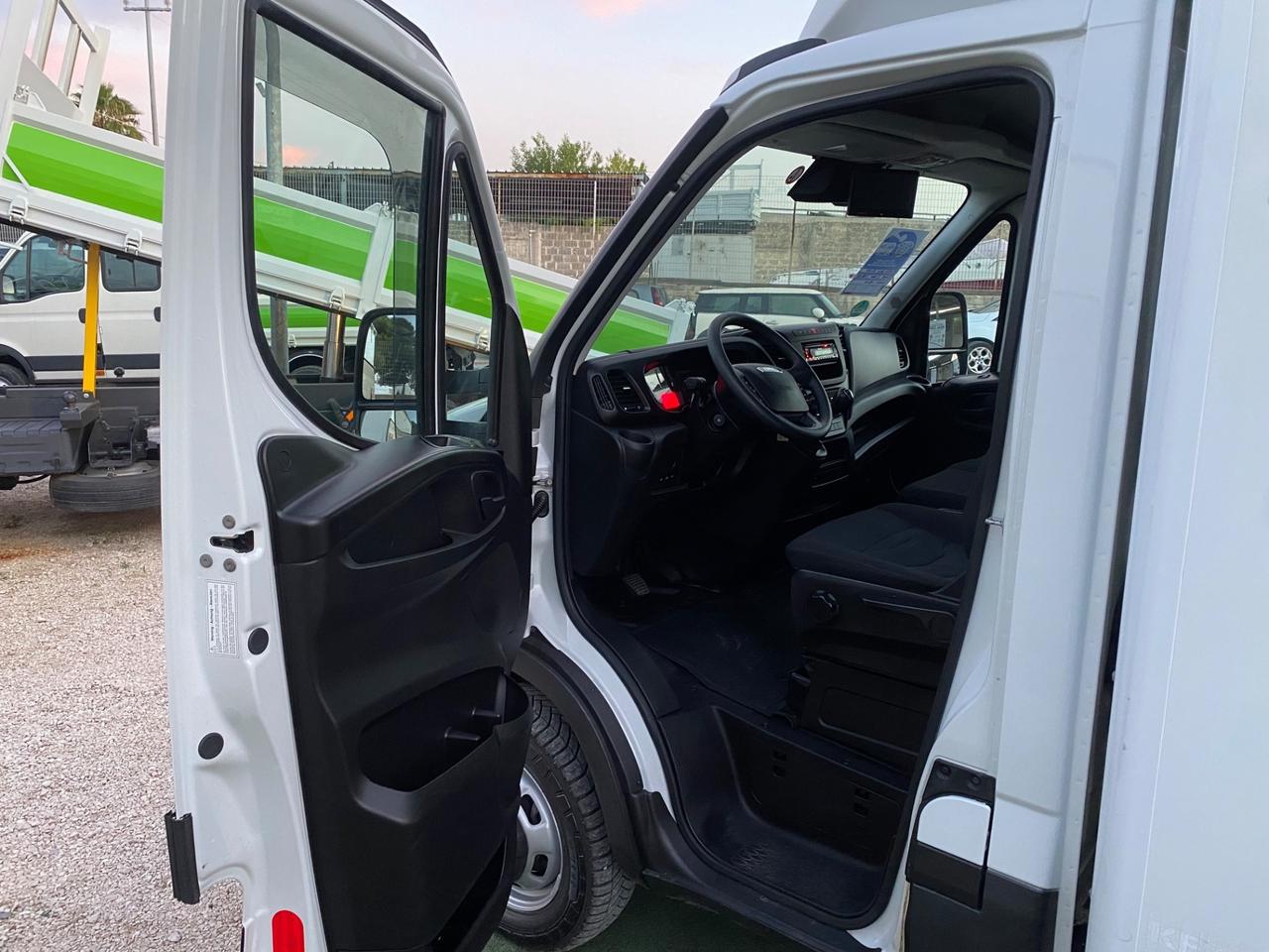 Iveco Daily 3.0 35-150 Anno 2019 Pedana